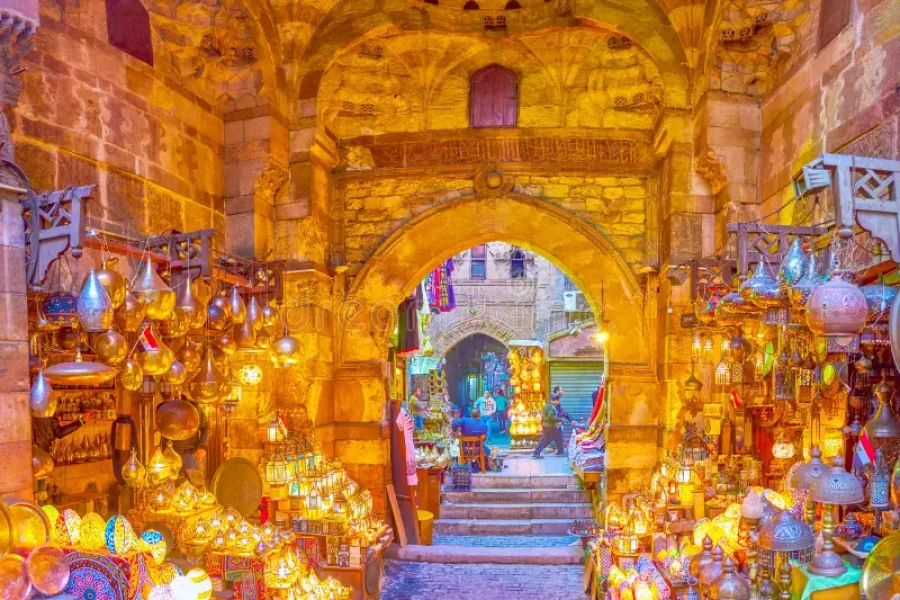 Guided Tour of the Egyptian Museum, Pyramids & the Bazaar